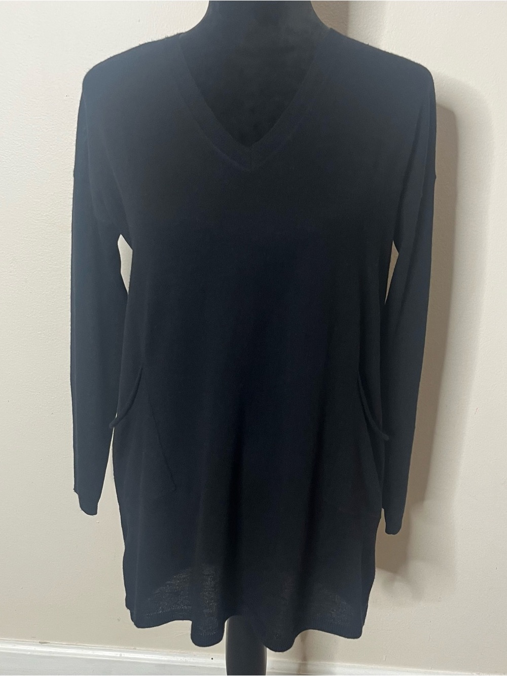 Eileen Fisher Black V‑Neck Long Sleeve Tunic Wool Knit Sweater Sz PS